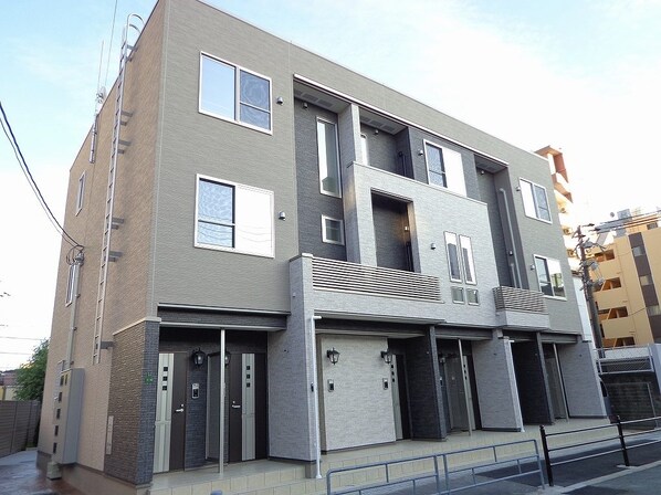 パーチェ ブレッザの物件外観写真